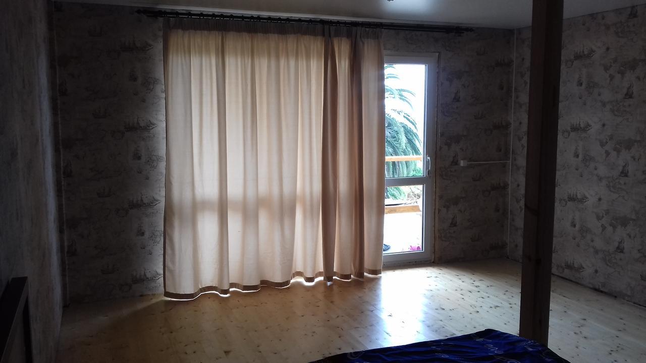 غاغرا Guest House On Sovhoznaya المظهر الخارجي الصورة