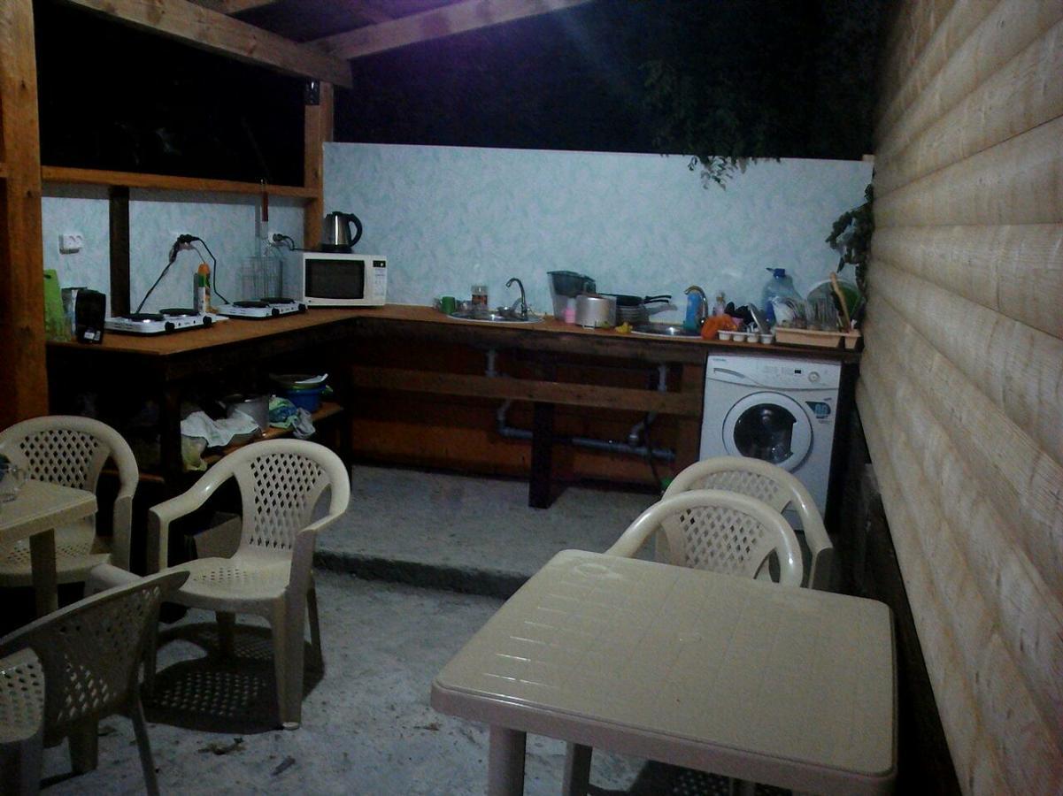 غاغرا Guest House On Sovhoznaya المظهر الخارجي الصورة
